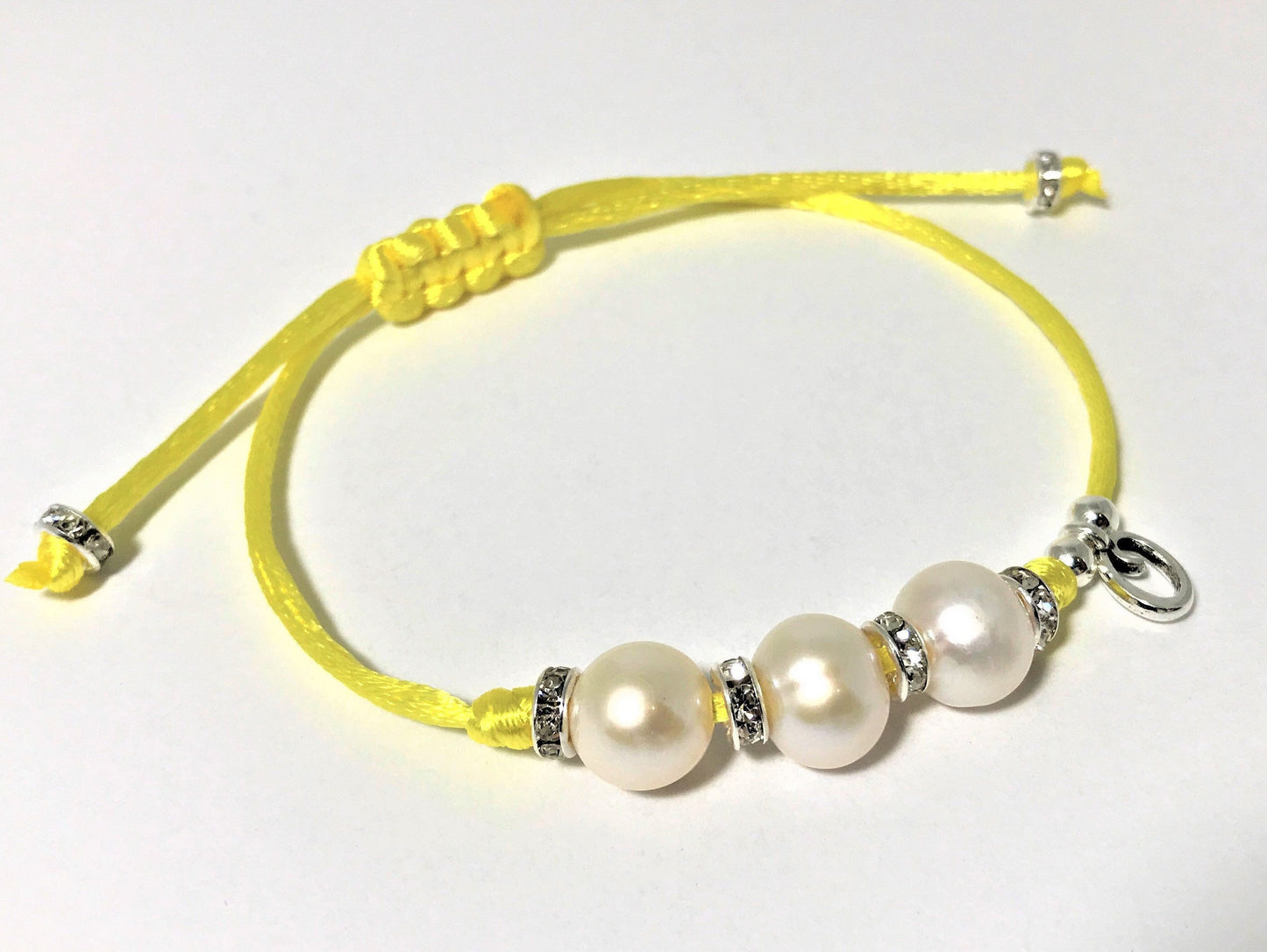 Personalized Freshwater Pearl Bracelet with Initial Charm – Adjustable Bridesmaid Gift for Women